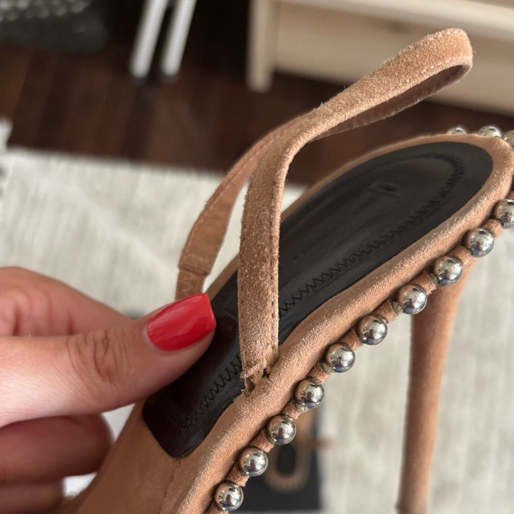 Alexander Wang Tan Cream Sandals with Minimalist Design - Picture 7 of 11